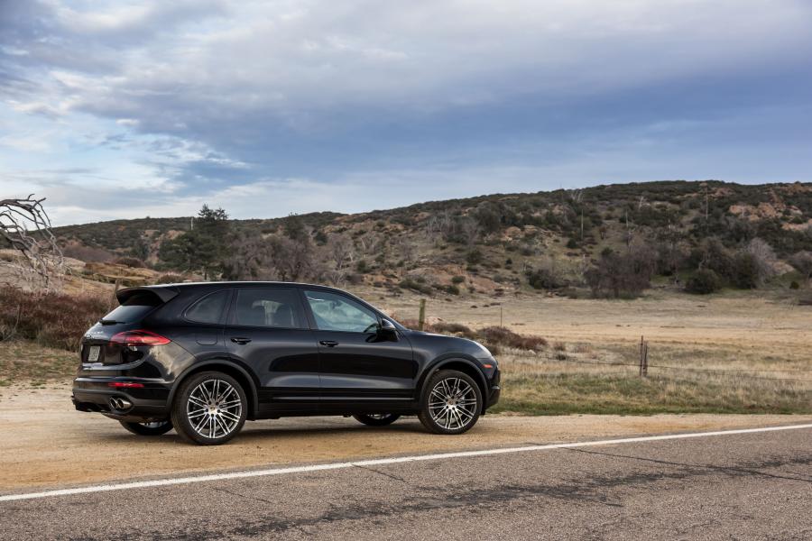  Porsche Cayenne S 2015 года  (US) (фото 3 из 9)